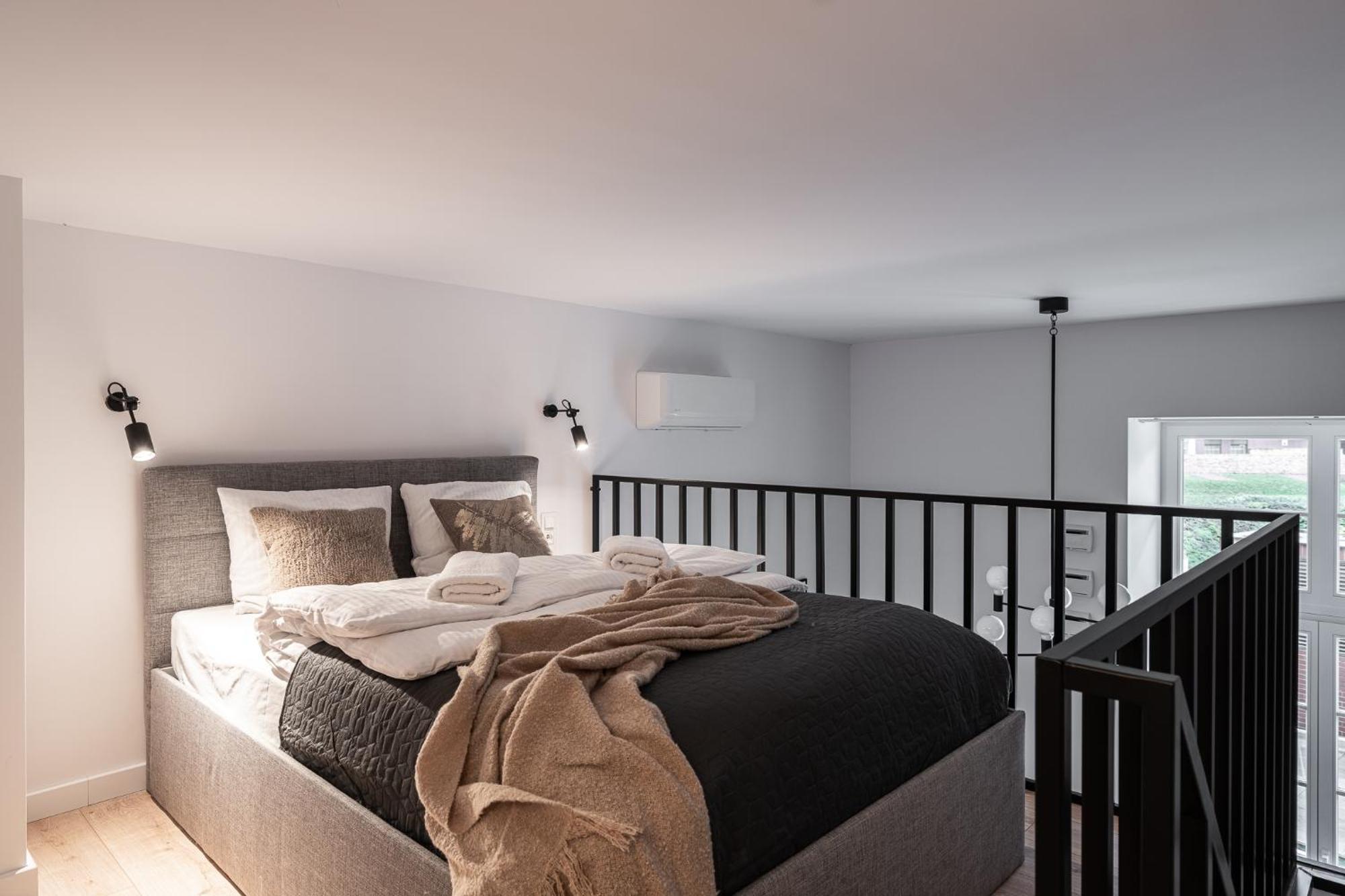 Rentplanet - Bulwar Staromiejski Vratislav Exteriér fotografie